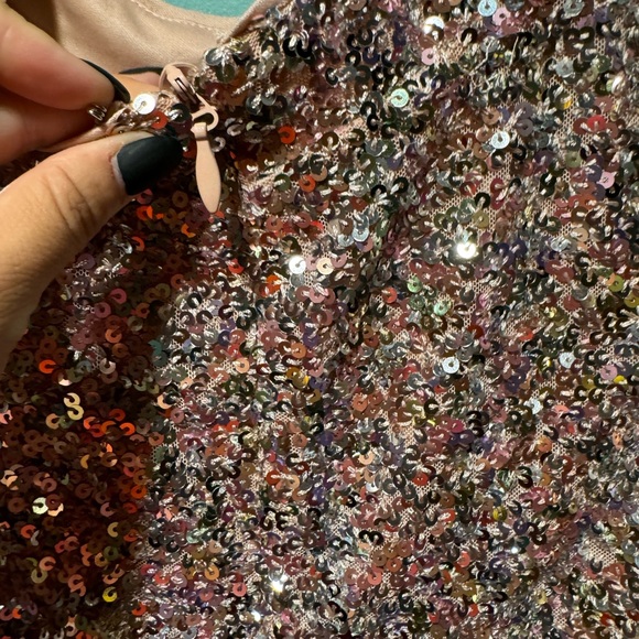 Awesome sequin catsuit. Stunning! - Picture 6 of 8